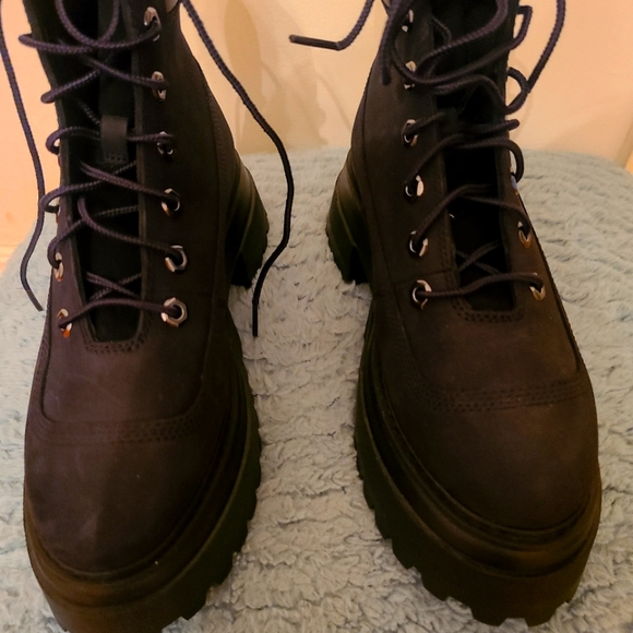 TIMBERLAND BOOTS - Picture 1 of 7